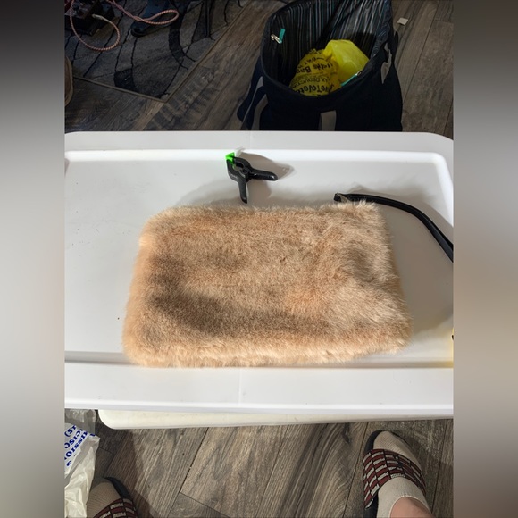 Zara Basic Pink Faux Fur handbag. 13”x9” . clutch - Picture 2 of 9